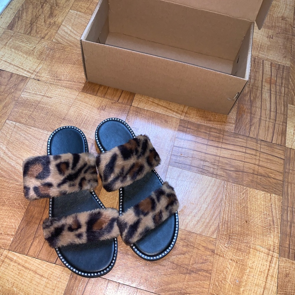 Cheetah Print Rhinestone Fur Slides/Sandals - Picture 5 of 7